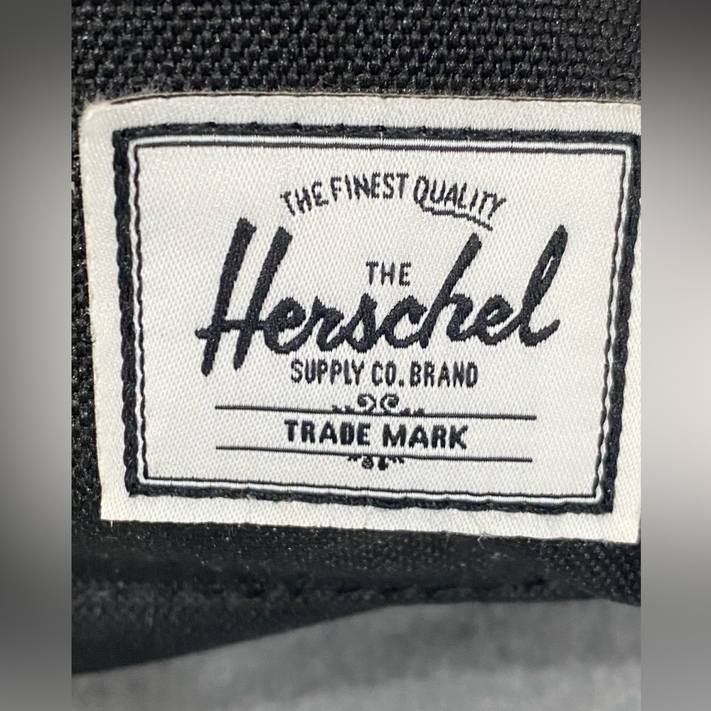 The Herschel Supply Co. Pop Quiz Fanny Pack/Belt Bag, 100% Recycled Body - Picture 3 of 12